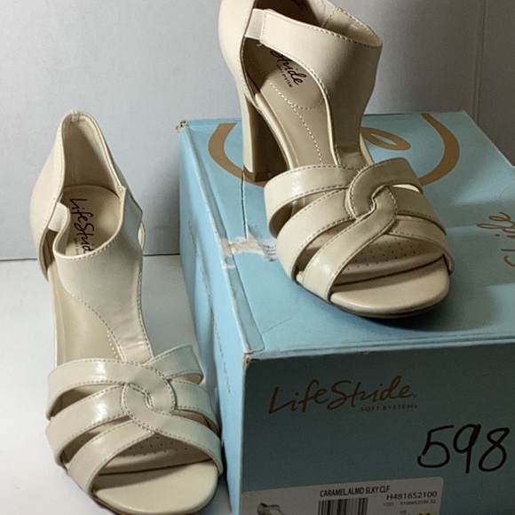 LifeStride Caramel Women's High Heels - Picture 6 of 9